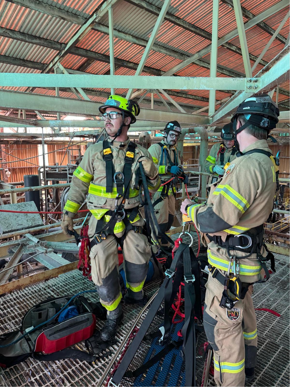 Industrial rope rescue training environment